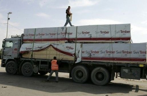  إدخال بضائع ومساعدات إلى قطاع غزة 