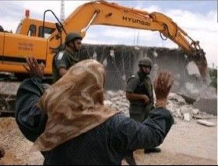  الاحتلال يخطر 6 عائلات بوقف البناء والهدم في الاغوار 