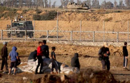 اكثر من 50 قذيفة اطلقت من غزة :جيش الاحتلال يغلق عددًا من الطرق الرئيسية في جنوب اسرائيل وغلاف غزة