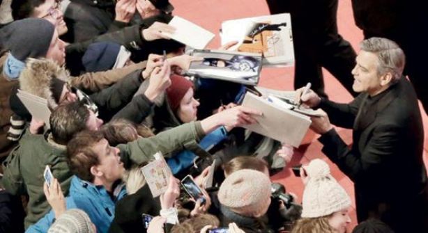 اللاجئون يخطفون الأضواء في المؤتمر الصحافي لجورج كلوني 