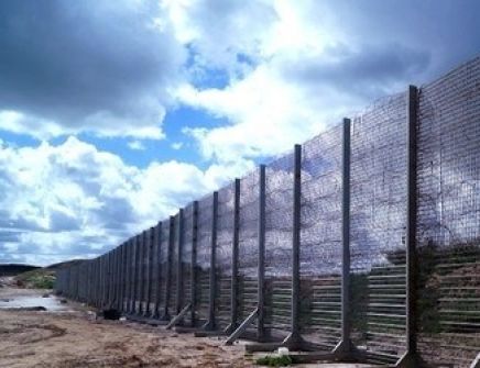 إسرائيل تعلن انها انتهت من انجاز 43كم من 'الجدار الامني' على حدود غزة