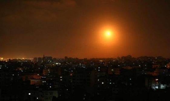 طيران الاحتلال يقصف مواقع للمقاومة في غزة