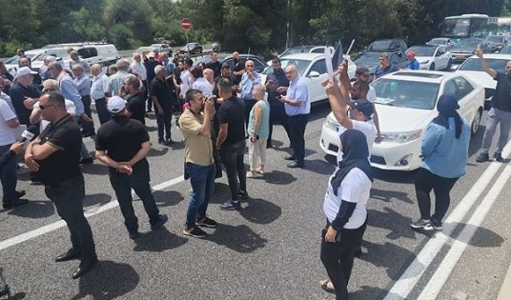 قافلة السيارات ضد العنف والجريمة تتجه إلى القدس