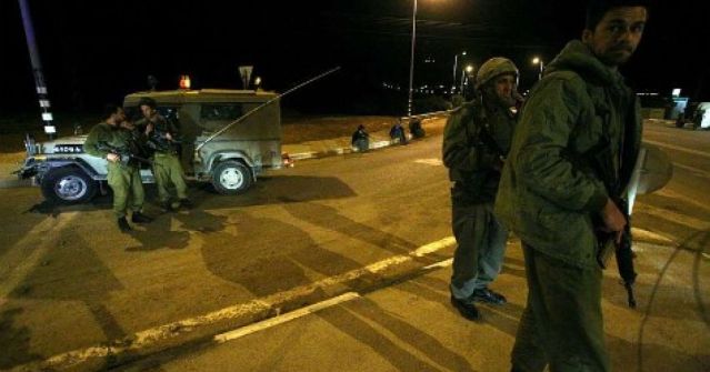 الاحتلال يعتقل ستة مواطنين من الضفة