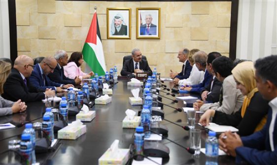 الحكومة الفلسطينية تُقرر صرف 350 ملبون شيكل من الديون المترتبة عليها للموردين والقطاع الخاص والمستشفيات