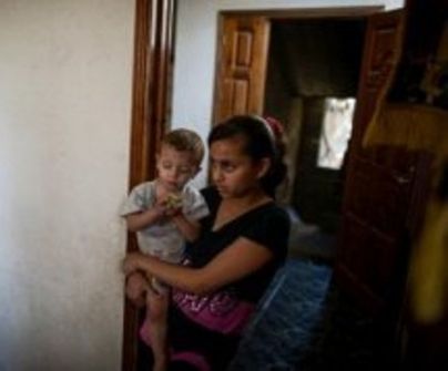 غزة : ابنة 12 عامًا أم لـ6 أطفال
