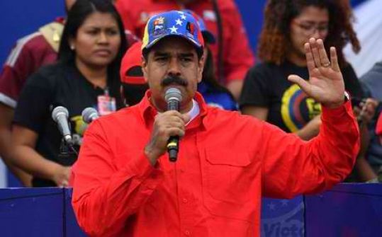 مادورو يحذر ترامب: لن نسلم فنزويلا لواشنطن