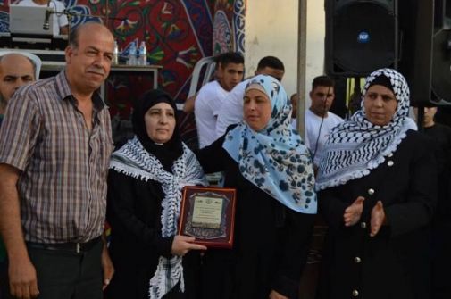 مخيم قلنديا: تكريم 330 من عائلات شهداء محافظة القدس في مهرجان 'خنساء القدس'