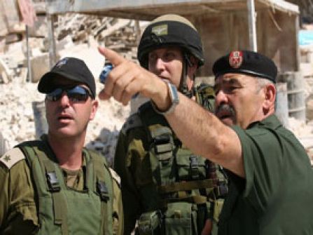 الشرطة الفلسطينية تسلم 3 جنود احتلال دخلوا عناتا بالخطأ