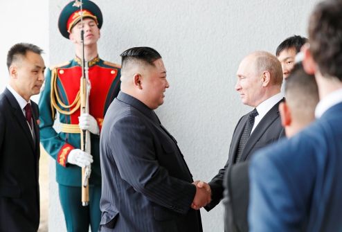 انطلاق القمة الروسية الكورية الشمالية:وبوتين ينتقد بشدة سياسة الهيمنة والابتزاز والعقوبات التي تنتهجها واشنطن