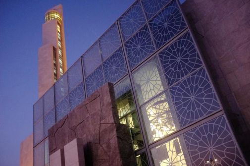 معماري إسرائيلي يبني المستوطنات يرد على مقاطعة سريلينكا له: لدي مشاريع في دبي وصممت لهم مسجدا