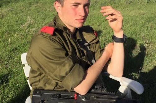 مقتل جندي إسرائيلي بعملية طعن في بئر السبع وفرار المنفذ