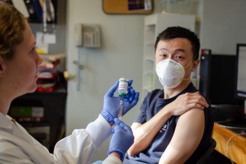  تطعيم 100 مليون شخص ضد كورونا في الصين