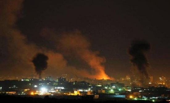 غارات اسرائيلية تستهدف مواقع المقاومة في غزة