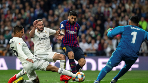 شاهد الصورة: تمزق ركبة فاران في مباراة ريال مدريد وبرشلونة