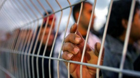 مهجة القدس: إدارة سجن النقب تعزل 5 من قادة أسرى الجهاد الإسلامي في ظروف صعبة