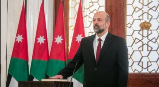 حكومة الرزاز تؤدي اليمين اليوم أمام الملك الأردني