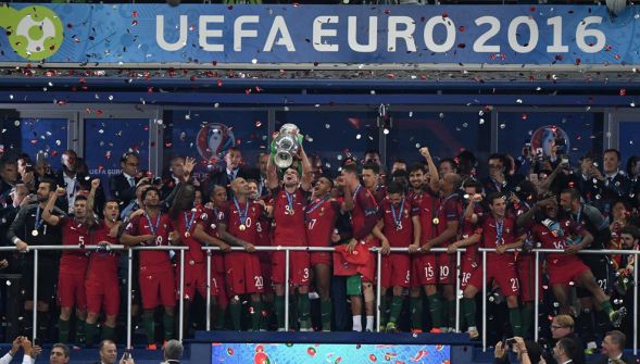 البرتغال تحوّل دموع رونالدو الى أفراح وتتوج بلقب يورو 2016 على حساب فرنسا