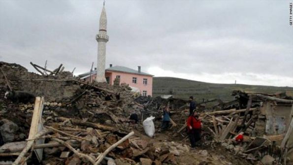 شاهد: زلزال يضرب تركيا ومخاوف من تسونامي