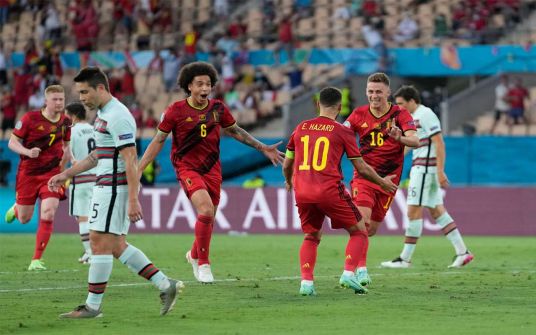 بلجيكا تجرد البرتغال من اللقب وتبلغ ربع النهائي