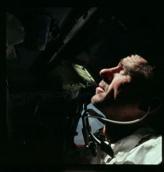 وفاة رائد الفضاء والتر كاننغهام عضو أول رحلة مأهولة لـ 