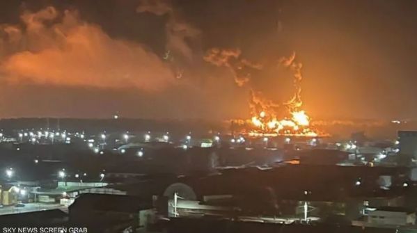  حريق هائل في مستودع للنفط بمنطقة بريانسك الروسية