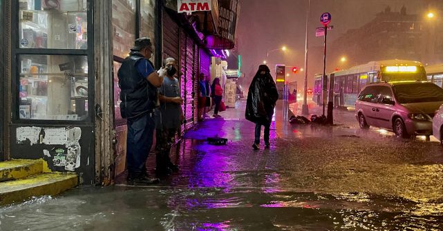 حاكمة نيويورك تعلن حالة الطوارئ في الولاية بسبب العاصفة آيدا