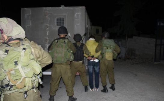  قوات الاحتلال تعتقل (12) مواطناً من الضفة بينهم طفل مصاب