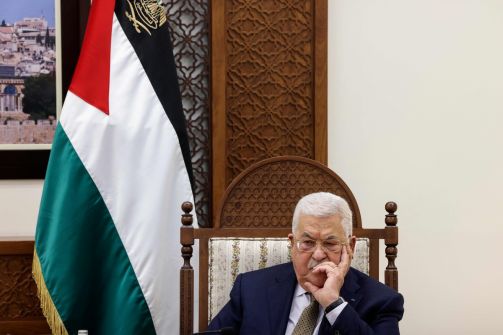 تقرير دولي: معركة خلافة عباس قد تتسبّب في 
