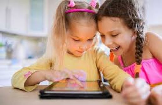   ترشيد استخدام الأطفال والصبيان للأجهزة الرقمية الذكية .... نايف عبوش 