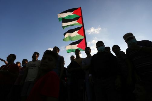 الفلسطينيون يستعدون لجمعة الصمود واسرائيل تعزز قواتها