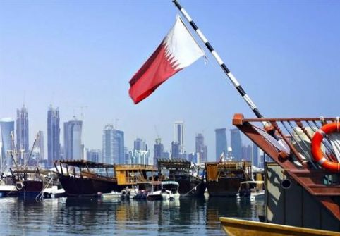 خبراء إسرائيليون: قطر تسعى لمنع انهيار السلطة بتنسيق أمريكي