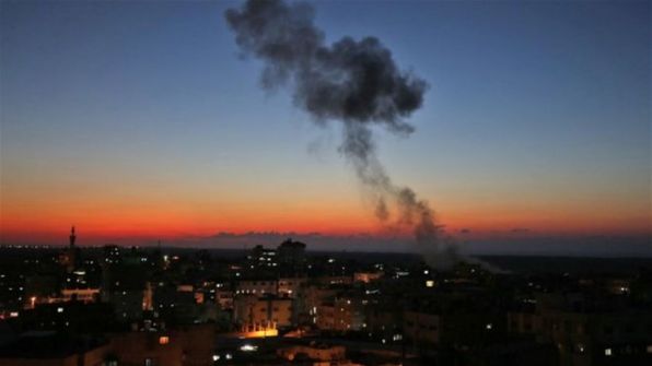 إصابة مواطن في غارات جوية للاحتلال على غزة
