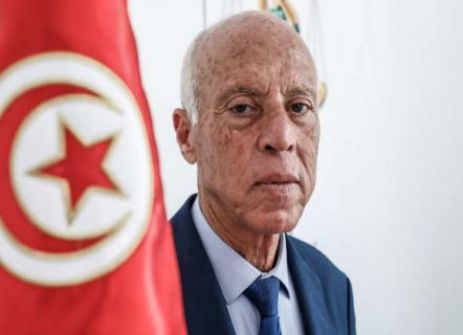 نجاة الرئيس التونسي من محاولة اغتيال بطرد قاتل
