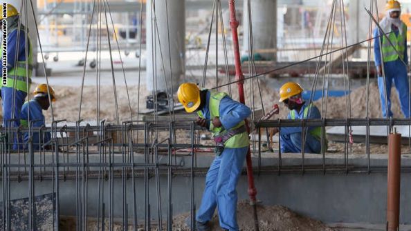 تقرير حقوقي: نزوح جماعي للعمالة متعددة الجنسيات من قطر