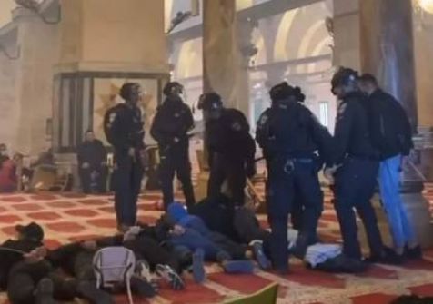 الجامعة العربيّة تطالب بوقف عدوان الاحتلال وجرائمه في المسجد الأقصى