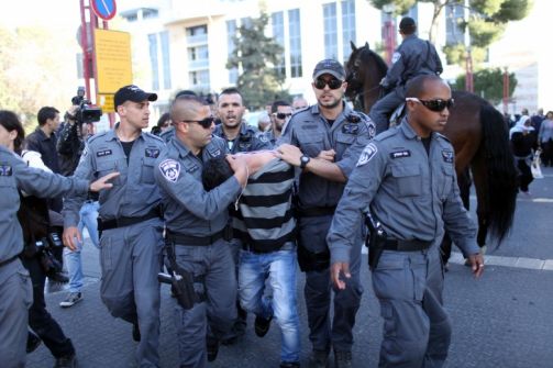 الاحتلال يشن حملة اعتقالات واسعة في القدس تطال 18 مواطنا على الأقل