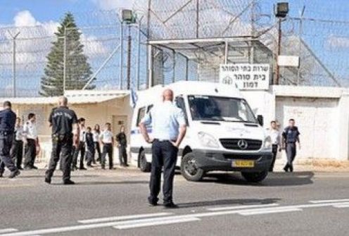 17 أسيراً بين مريض وجريح  في 'عيادة سجن الرملة' يواجهون أوضاعاً صحية صعبة 