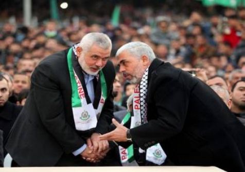 صحيفة عبرية : مصر انقذت حماس من الانهيار وتحاول جعلها كحزب الله وعباس يرفض 