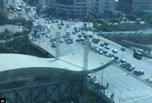 الاحتلال يبحث عن سيارة 'مشبوهة' في 'تل أبيب'