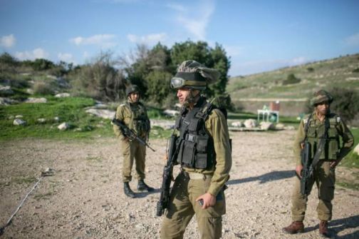 تفاصيل مفاجئة عن مقتل الضابط الإسرائيلي بالخليل