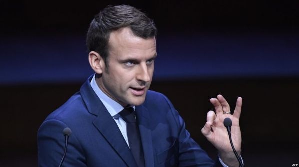 الرئيس الفرنسي يسترضي 'السترات الصفراء ' بـ100 يورو