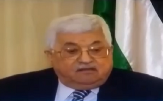 “شاهد” لاحظ الفلسطينيون مؤخراً تغيّر ملامح وجهه .. ما حقيقة إصابة “عباس” بالسرطان؟!