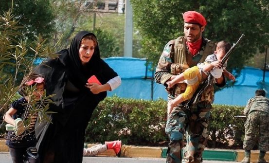 ايران تحمل 3 دول اقليمية مسؤولية هجوم الاحواز ..و“روحاني” يتوعّد بردّ مدمّر وقاطع  